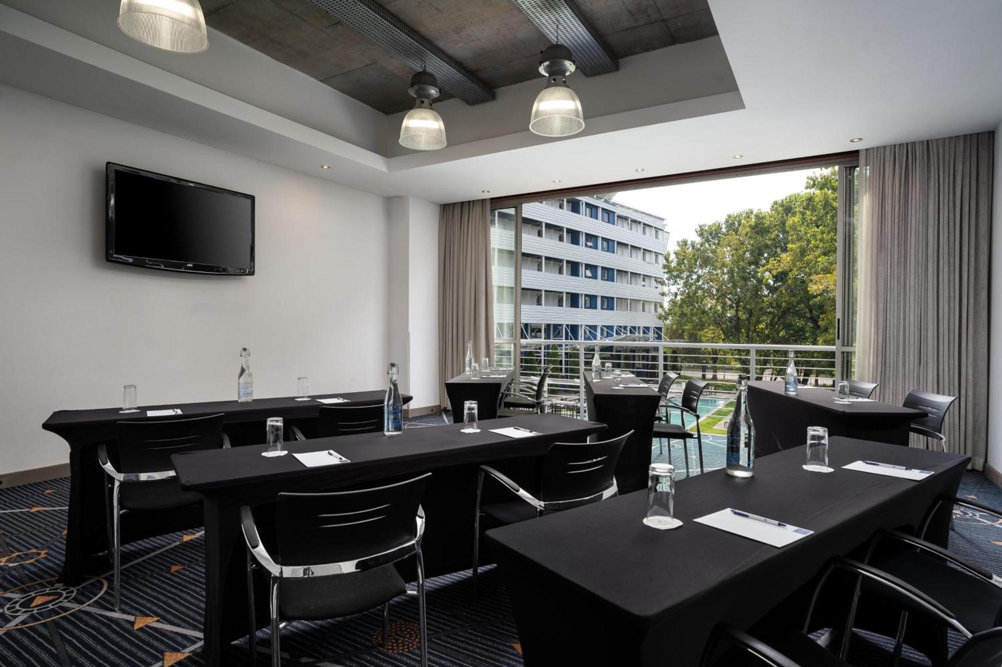 Protea Hotel By Marriott O R Tambo Airport Kempton Park Exteriér fotografie