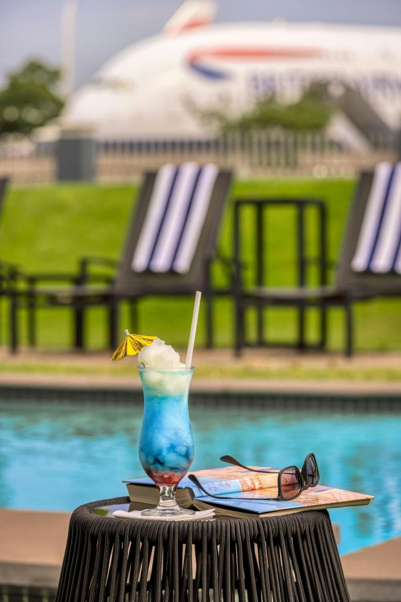 Protea Hotel By Marriott O R Tambo Airport Kempton Park Exteriér fotografie